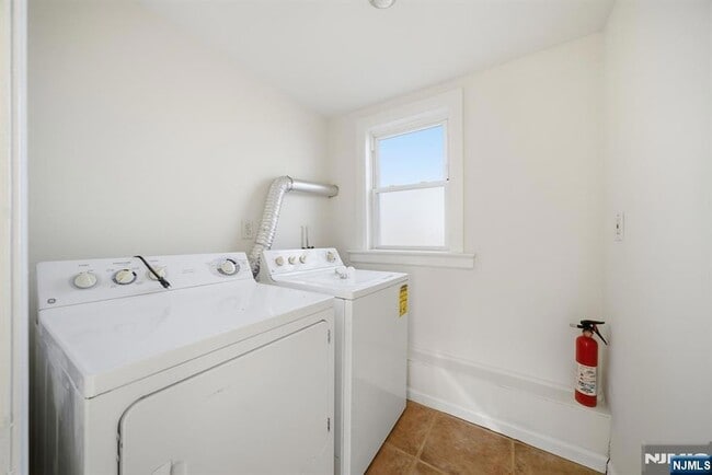 Photo - 75 Lakeview Terrace