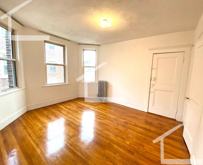 Building Photo - Check out this 1 bed 1 bath in Allston