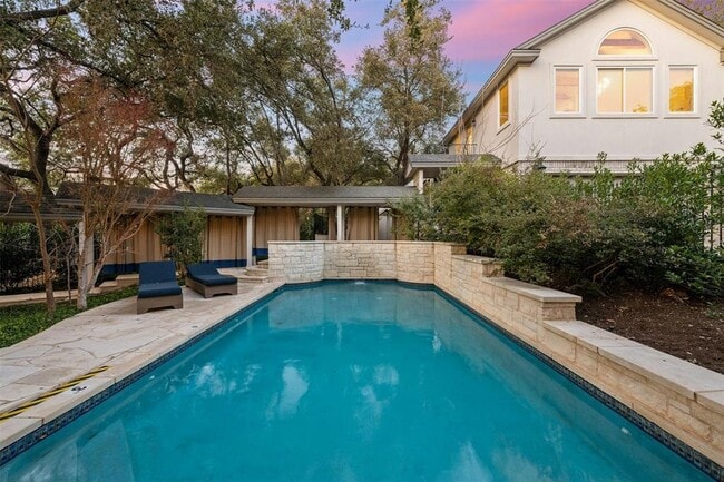 Photo - 5606 Craggy Point