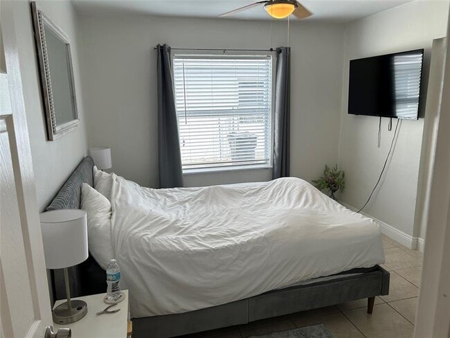 Photo - 230 SW 15th St