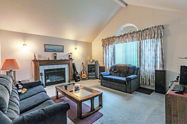 Photo - 10279 SE Grandview St