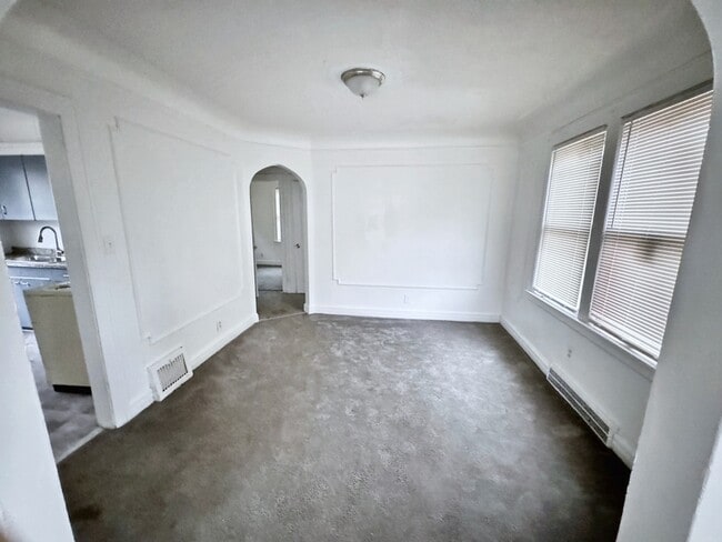 Photo - 9227 Grayton St