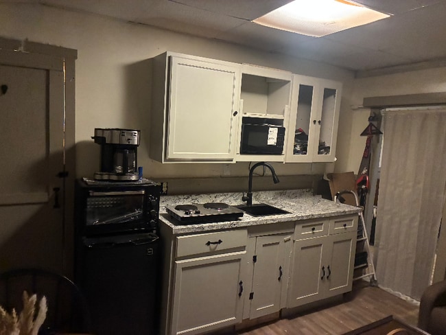 Photo - 9 Hampshire Ln Unit Lower