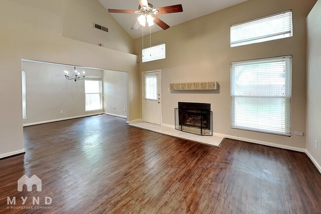 Photo - 11702 Brettwood Cir