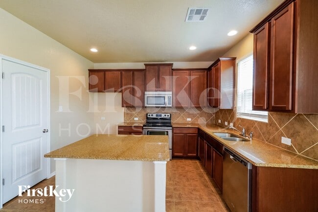 Photo - 2546 Just My Style