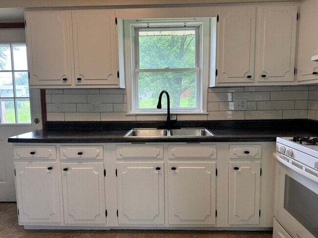 Photo - 840 Parkview Ct Unit B