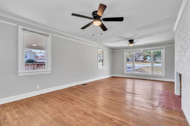 Photo - 3BR/2BA in Prime Taylors Location! Minutes From Everyday Conveniences! $1895/mo rent