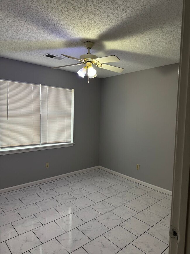 Photo - 331 E Gilmore St Unit 331 East Gilmore