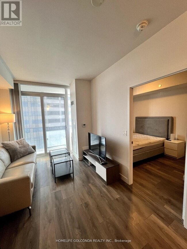 Photo - 8 Eglinton Ave E Unité 504