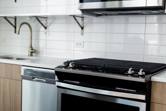 Photo - 1 bedroom in Chicago IL 60654 Unit 709