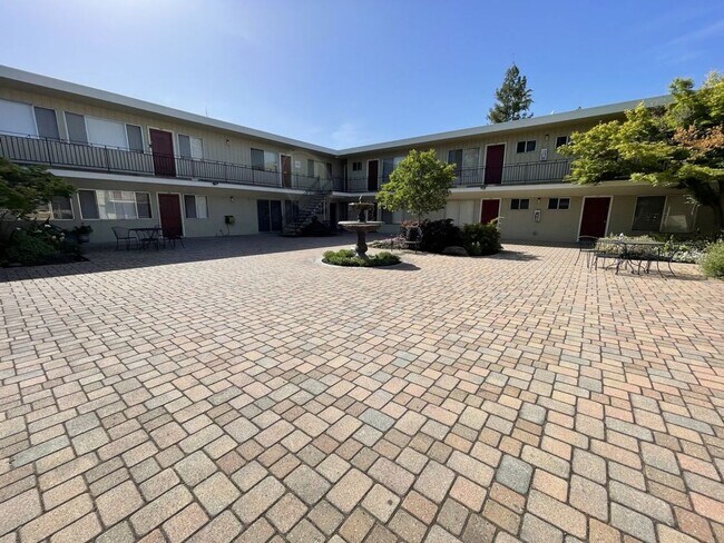 Photo - Wonderful Gated Downstairs Apartment Unidad 110