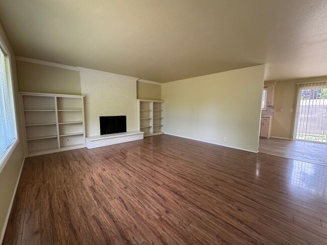 Photo - 3 Bedroom, 1 Bathroom Duplex Near Coburg Road