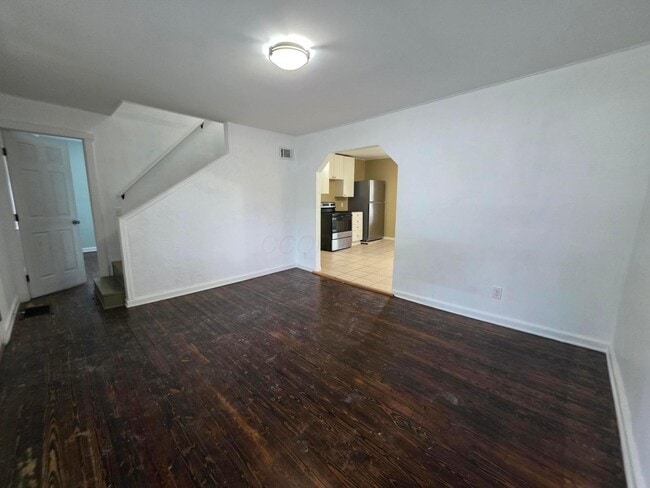 Photo - 1597 Koebel Rd