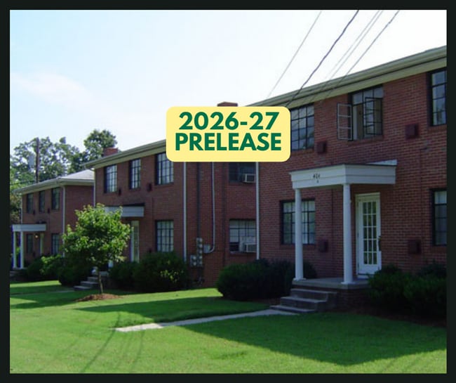 Building Photo - Prime Location! 2BR Apartment with Parking & Water included!