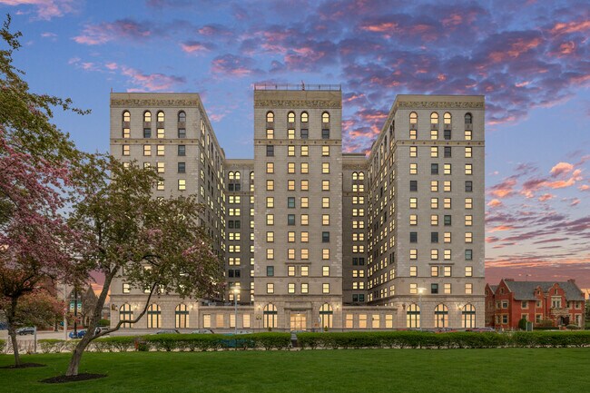 Photo - 15 E Kirby St Unit 1130