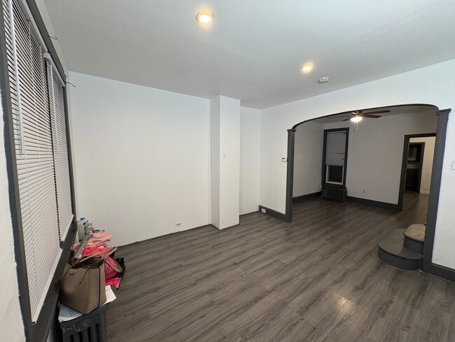 Photo - 3656 Jasper St