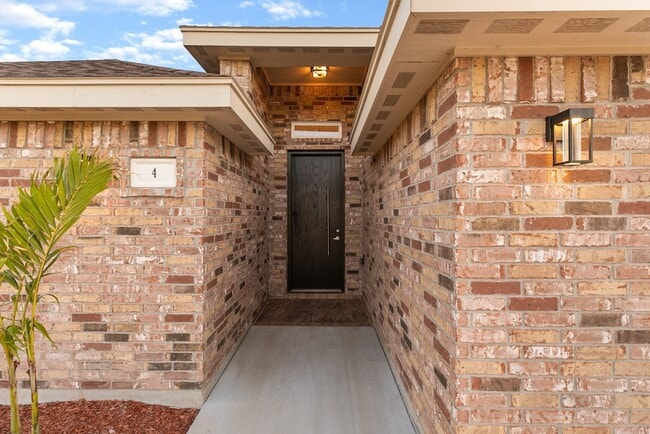 Photo - 4 Augusta Dr