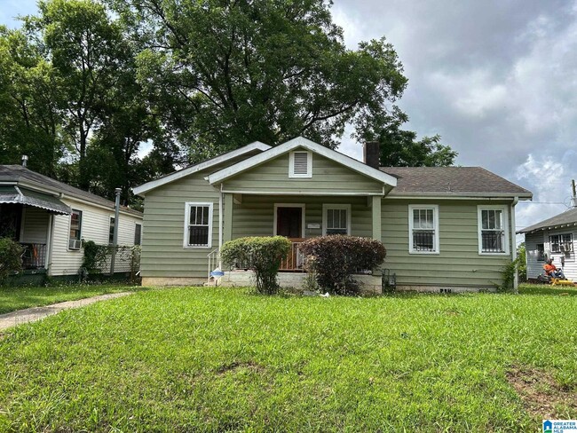 Photo - 1529 1st Ave W House