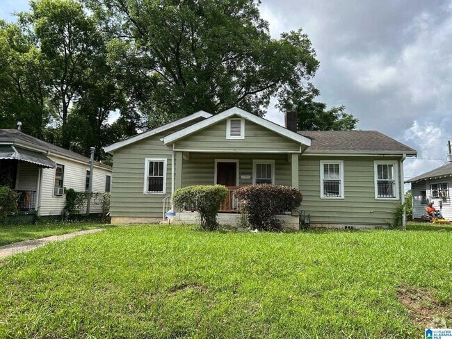 Building Photo - 1529 1st Ave W Rental
