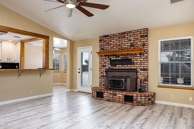 Photo - NORTHWEST SOLAR HOME - AVAILABLE NOW!!