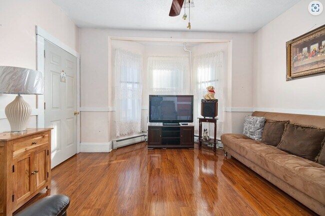 Photo - 17 Wyman St Unit 1