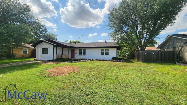 Building Photo - 1911 Hillcrest Dr Rental