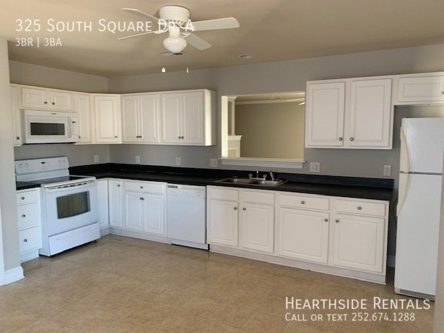 Photo - 3 Bed 2.5 Bath Duplex on South Square Dr.