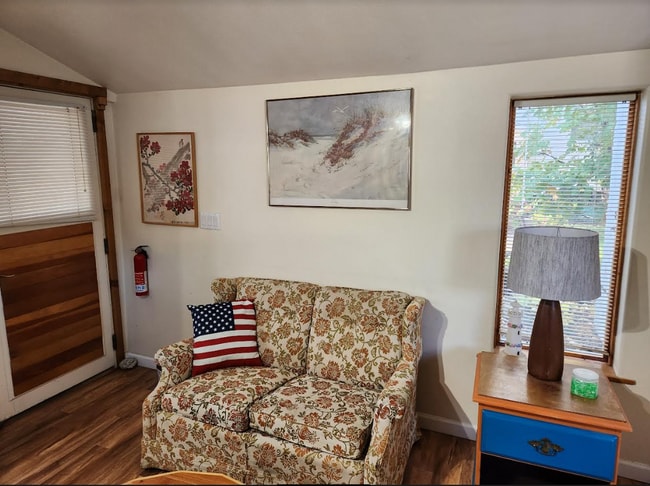 Photo - 370 S 5th St