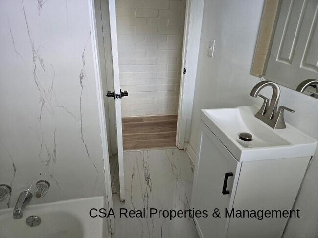 Photo - 4146 Briscoe St NW
