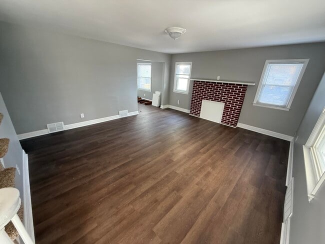 Photo - 2111 Old Paris Rd