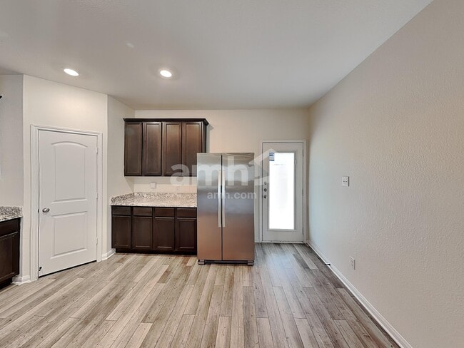 Photo - 1126 Treeta Trail