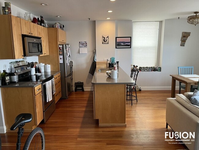 Photo - STUNNING LAKE VIEWS - Modern 2BR/2BA Corner Unit in The Vermont House