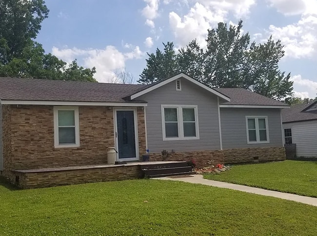 3 Bed 2 Full Bath in Claremore! - 3 Bed 2 Full Bath in Claremore! House
