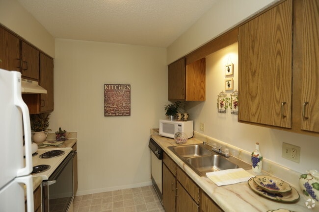 Photo - Bristol Pointe Apartments