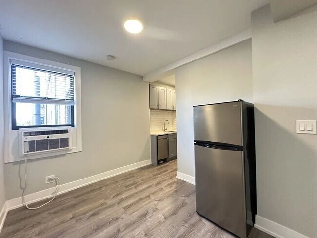 505 W Belmont Ave Unit 6C