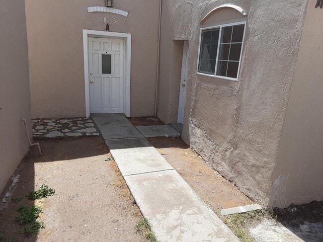 Building Photo - 3816 E San Antonio Ave Rental