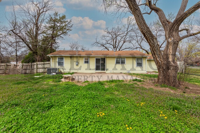 Photo - 216 N Tyler Rd