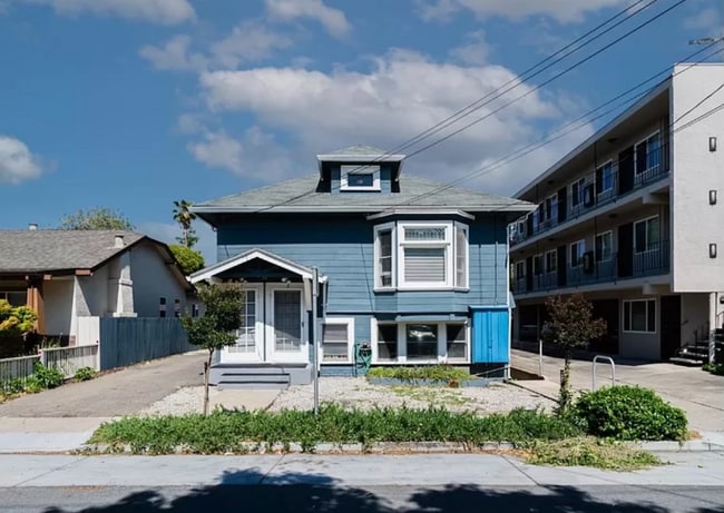 Building Photo - 32 S Morrison Ave