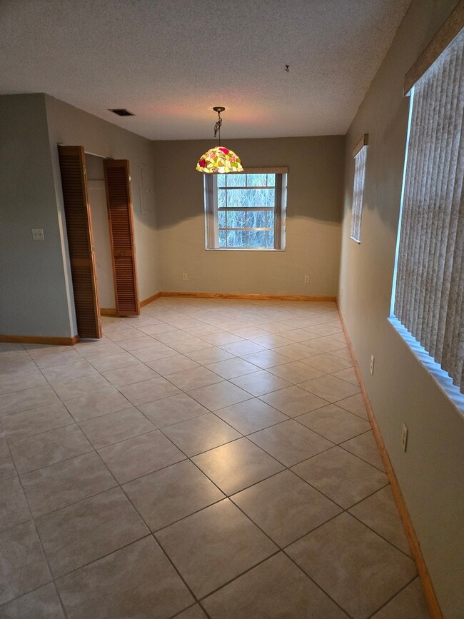 Photo - 4880 SE 44th St