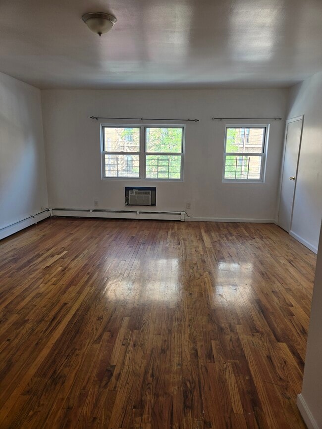 Photo - 1733 Montgomery Ave Unit Apt 2