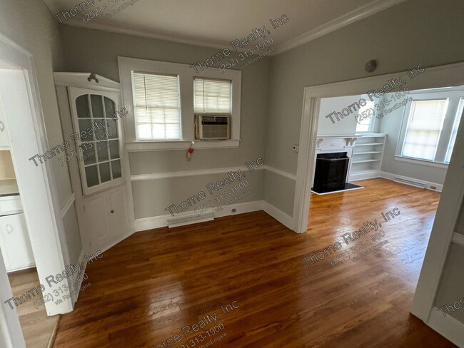 Photo - 823 Western Ave