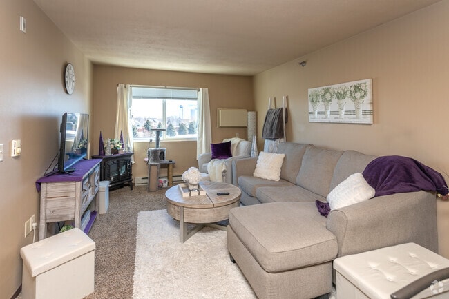 1BR, 1BA - 619SF
