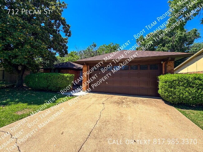 Photo - 712 Pecan St