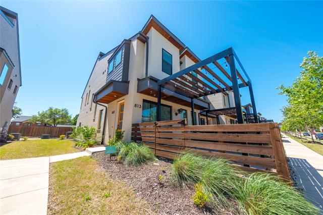 Building Photo - 813 Emerling Dr