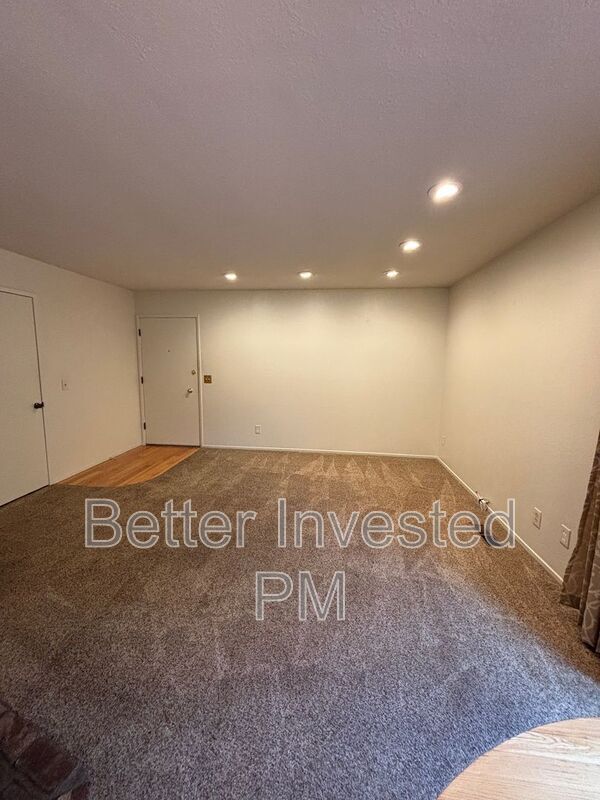 Photo - 1912 Cooper Dr