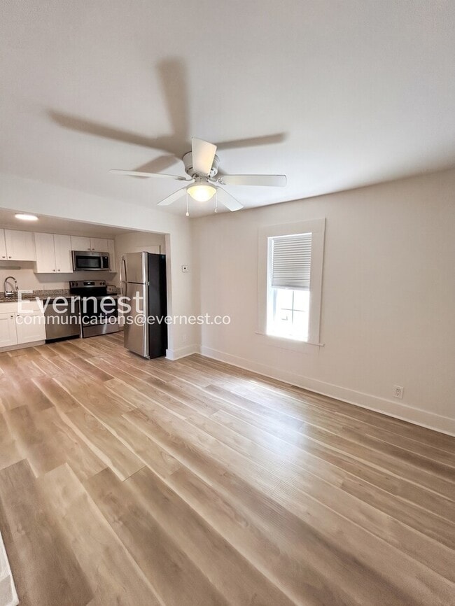 Photo - 3 Bed/1 Bath Home with Fenced Yard / Pet-Friendly / Available Soon!