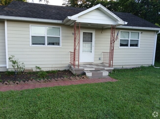 Building Photo - 966 W Grenada Ter Rental