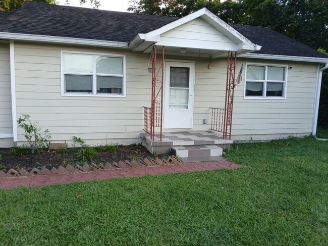 Building Photo - 966 W Grenada Ter Rental