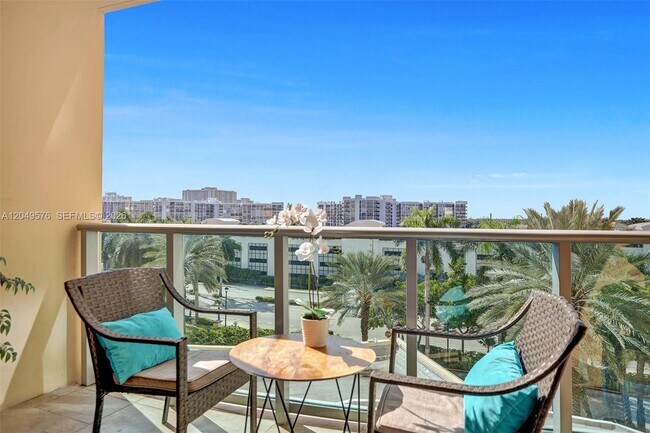 Building Photo - 2501 S Ocean Dr Unit 531 (available Sept 10)