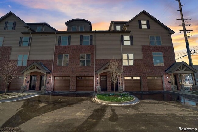 Photo - 3426 Primary St